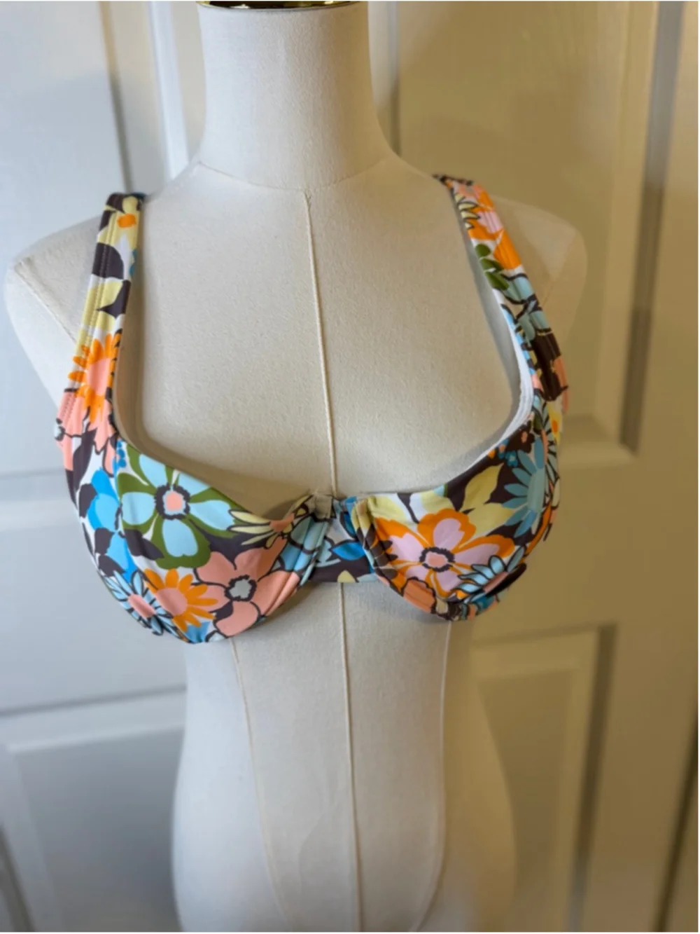 Wild Fable Neutral Floral Underwire Bikini Top M NWT